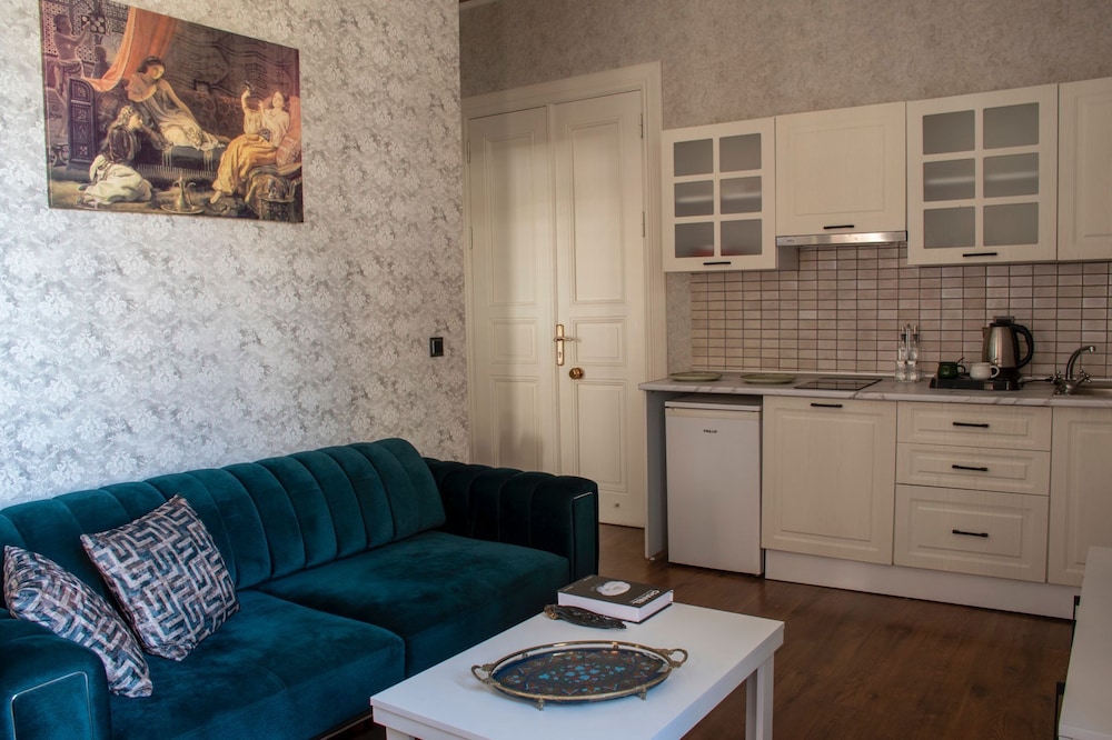 Moda Suit - Image 85