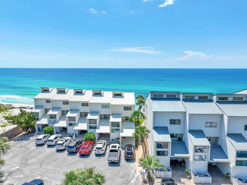Blue Mountain Beach Villas 5A