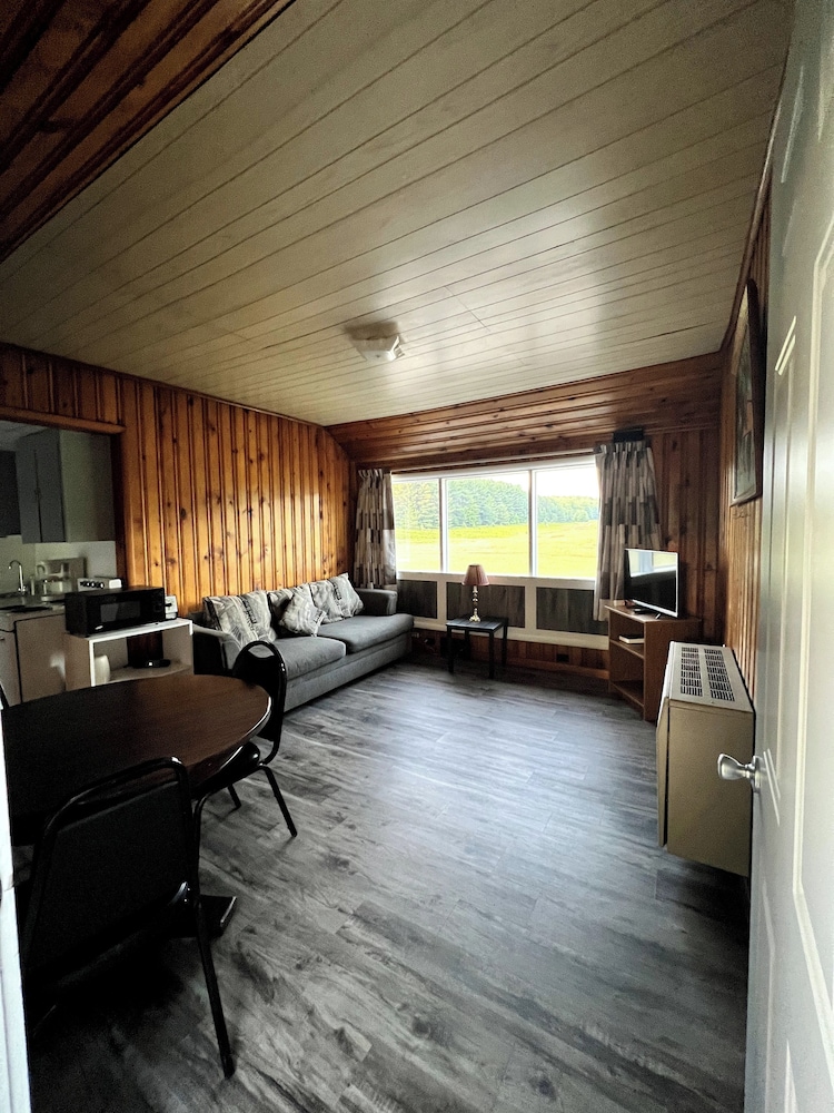 Lost Pines Lodge - Property Image 10