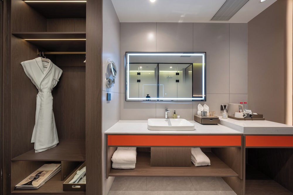 World Hotel Hualian Shoppin Plaza branch