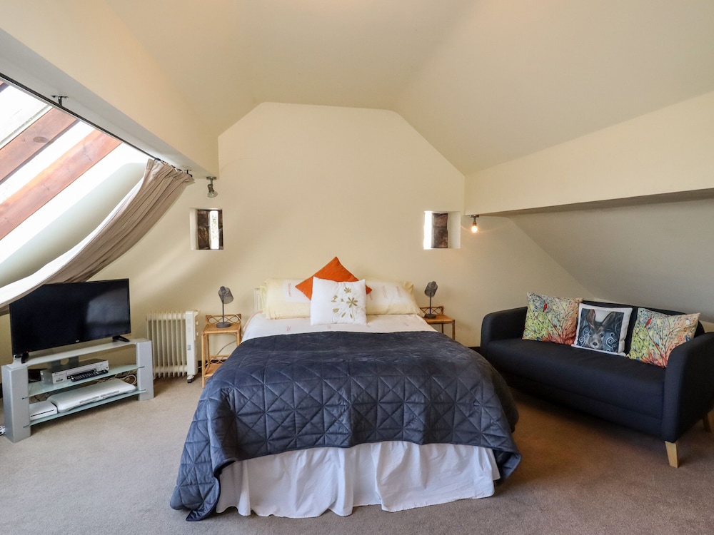 Stoke-on-trent Vacations - Meadow Place - Property Image 7