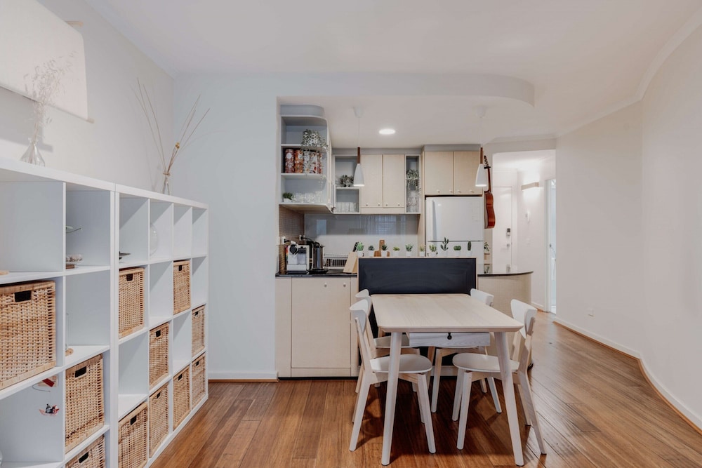 Central 2-bed With Gym and Parking