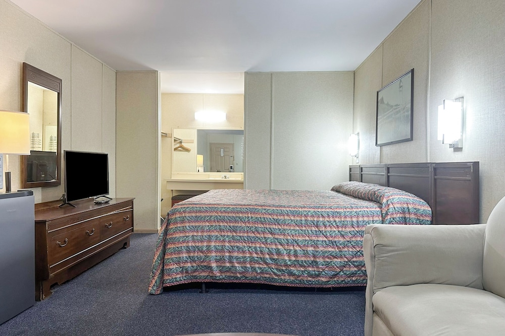 Louisville Inn By Oyo Louisville Municipal Airport