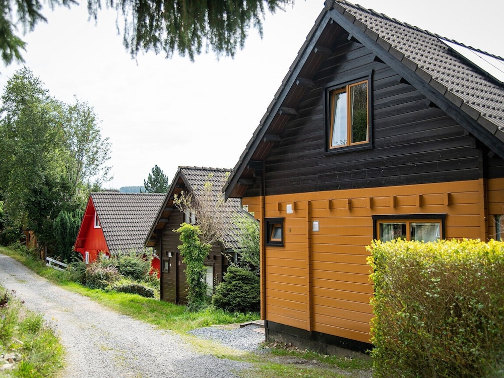 Forestside Chalet With Charm
