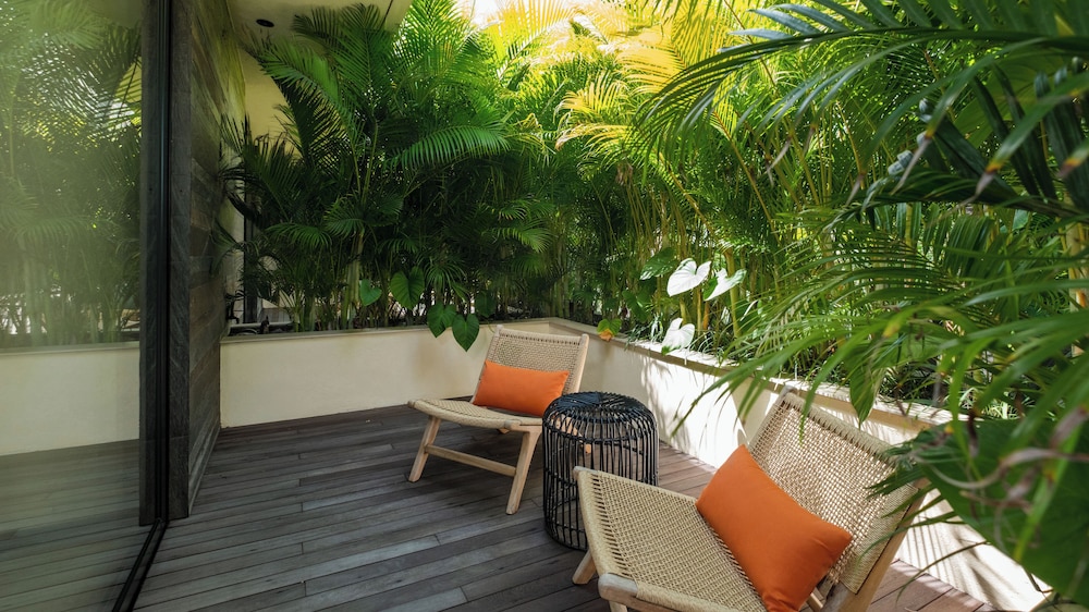 Villa Fiji by Villa Finder