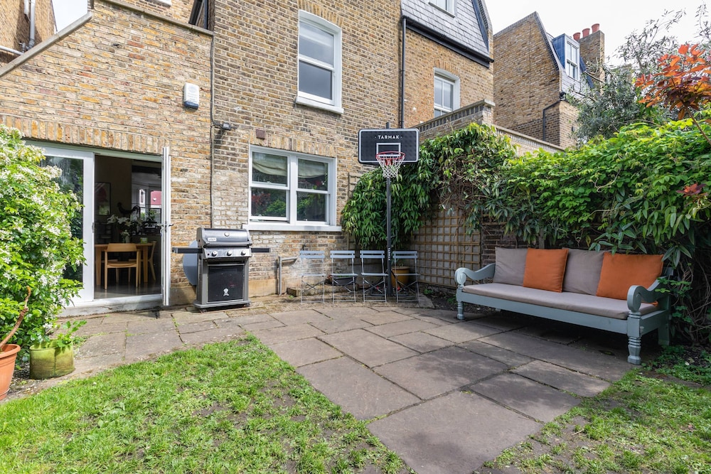 Poplar Grove II by Onefinestay