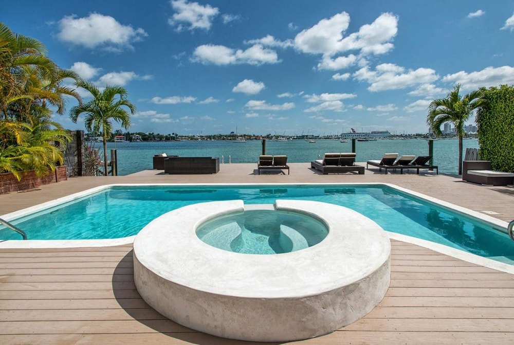 5 Bedroom Homes in Miami Beach by TMG