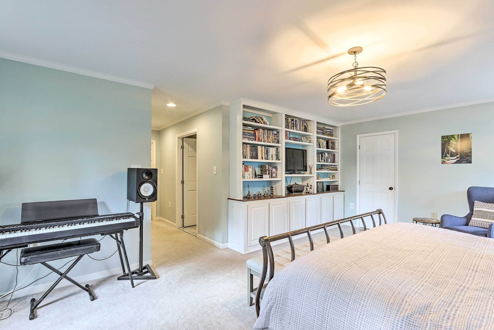 Charles Town Home w/ Private Pool Hot Tub - Property Image 26