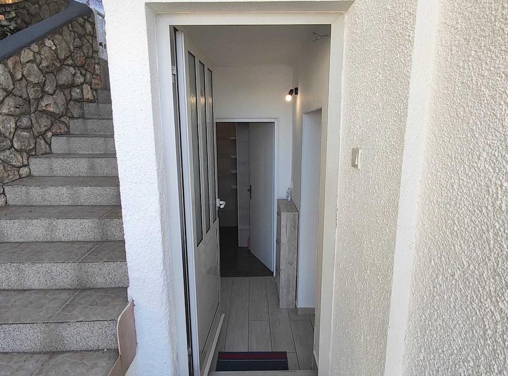 Comfortable Crikvenica Apartment With Terrace and Wifi