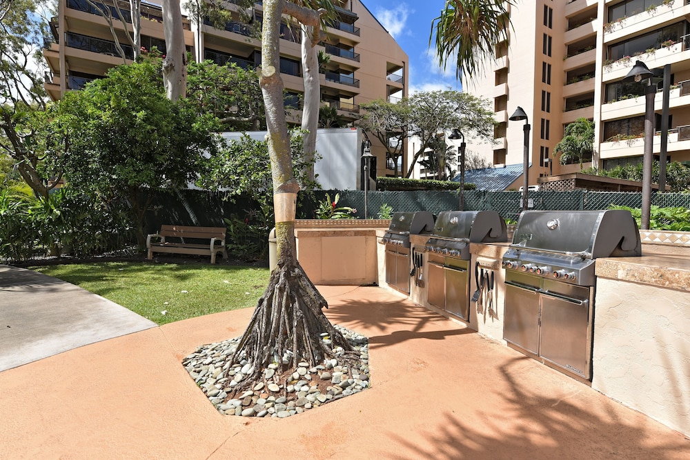 Valley Isle #808 2 Bedroom Condo by RedAwning