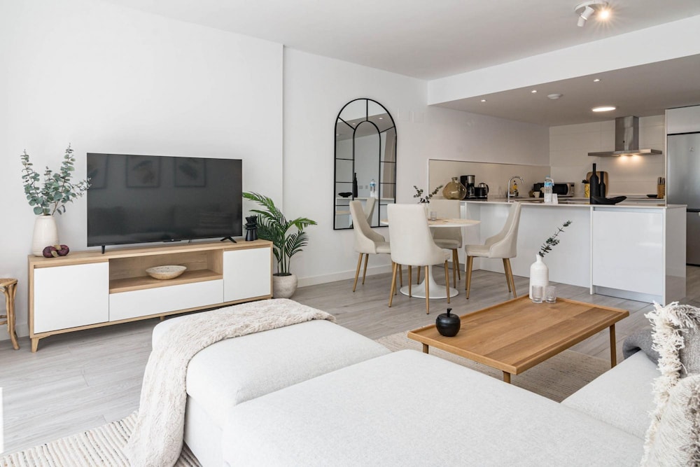 RI B2a- Relaxed Modern Flat in Benahavis