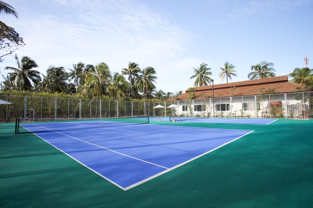 Graceland Khaolak Beach Resort
