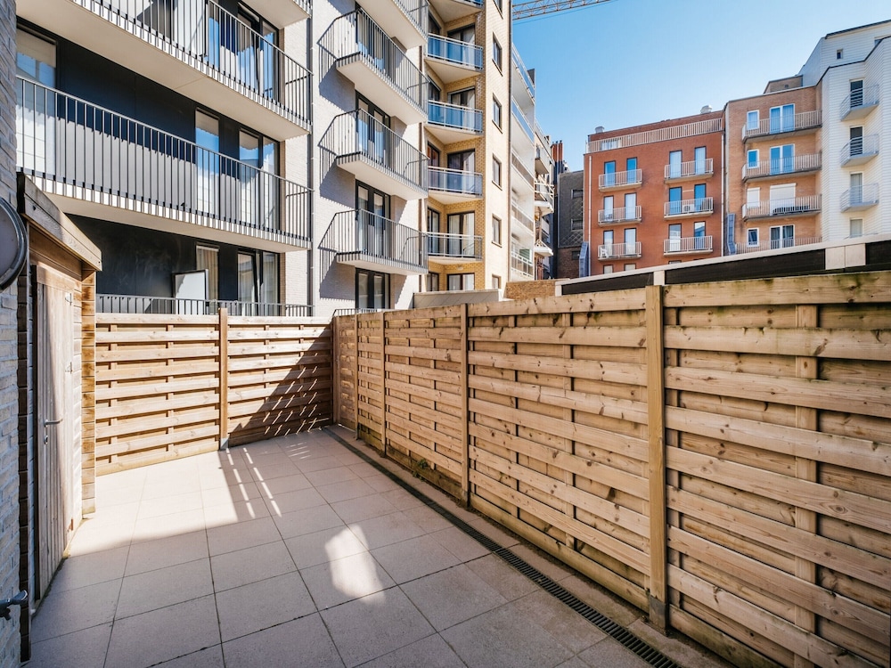 Duplex Near Zeedijk & Center With Sunny Balcony