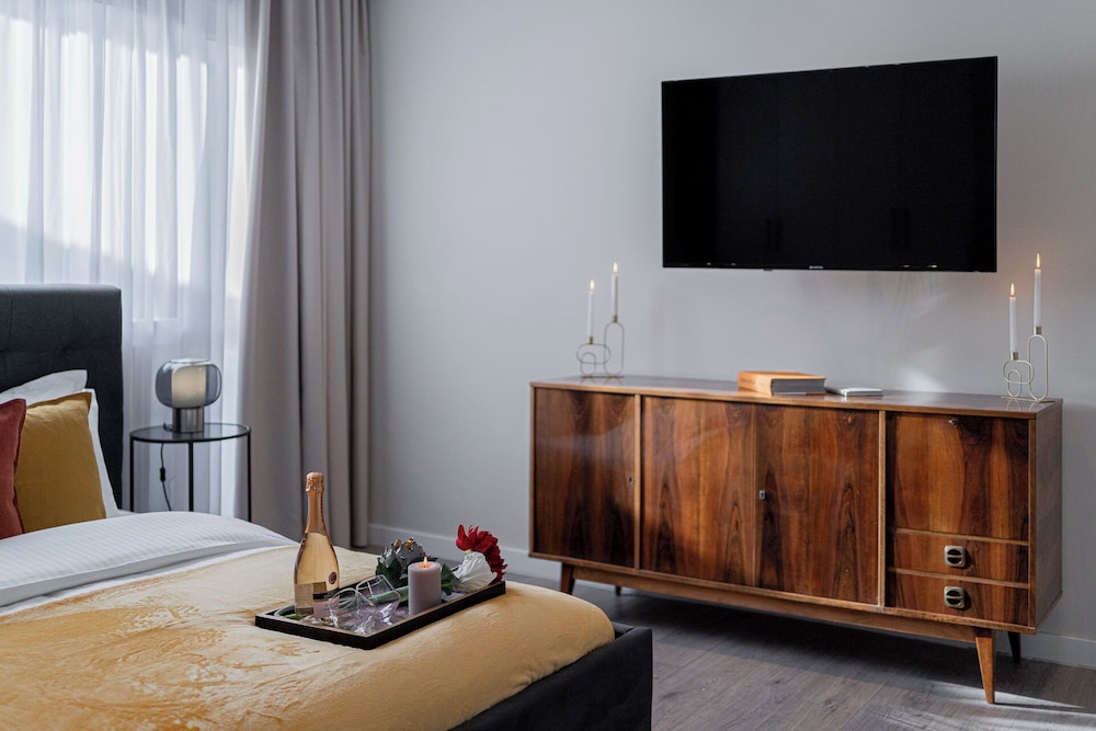 Contemporary 3-Bedroom Lofts - Modern Touches Meet Classic Elegance by Calea Victoriei