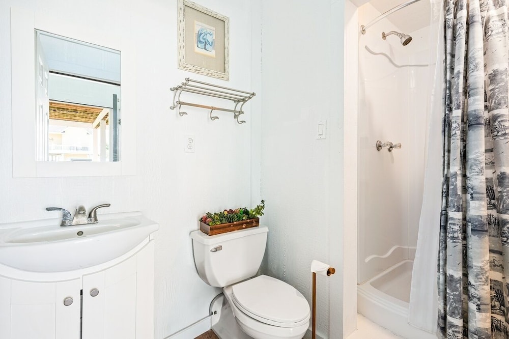 Happy Hours 4 Bedroom Home