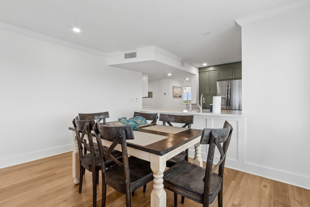 Surf And Racquet Club B149 2 Bedroom Condo