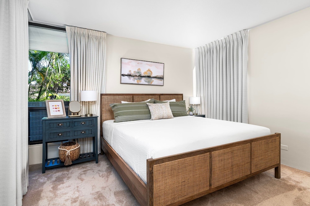 Oceanfront Island Living - Beautiful Kona Condo for Extended Stays - Vrkcv