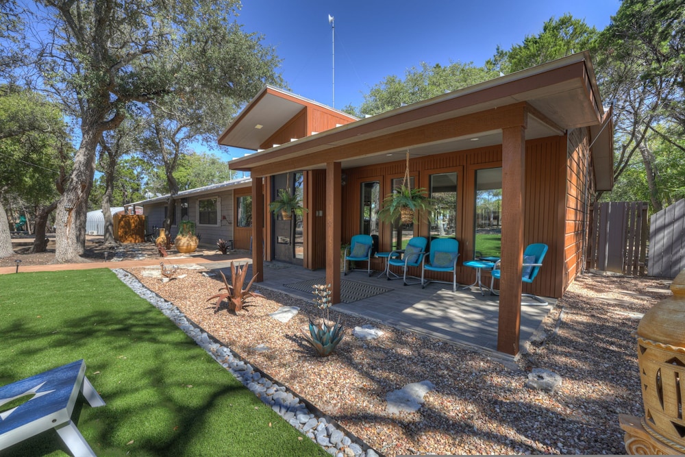 Terracotta Oasis - Wimberley for 30 Guests
