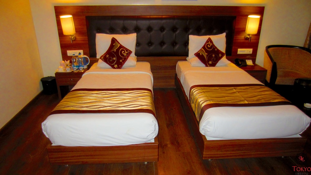 Le Tokyo Hotel Sanand