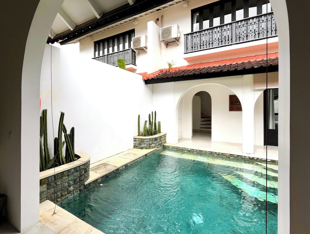 Lovely 2BR Villa Close to The Beach