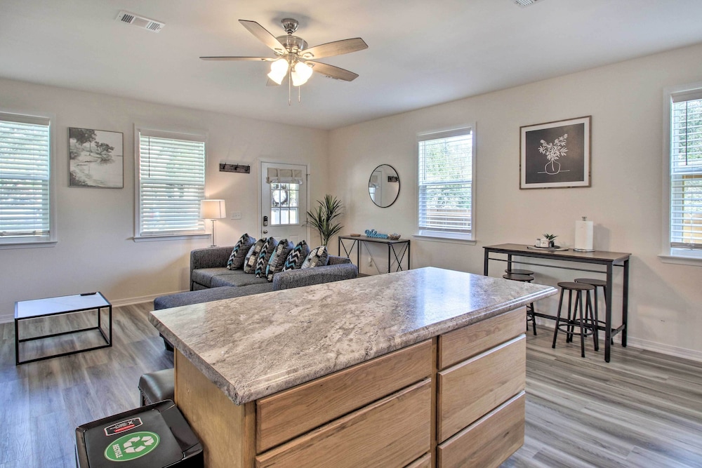 Downtown Pensacola Vacation Rental w/ Yard! view 3