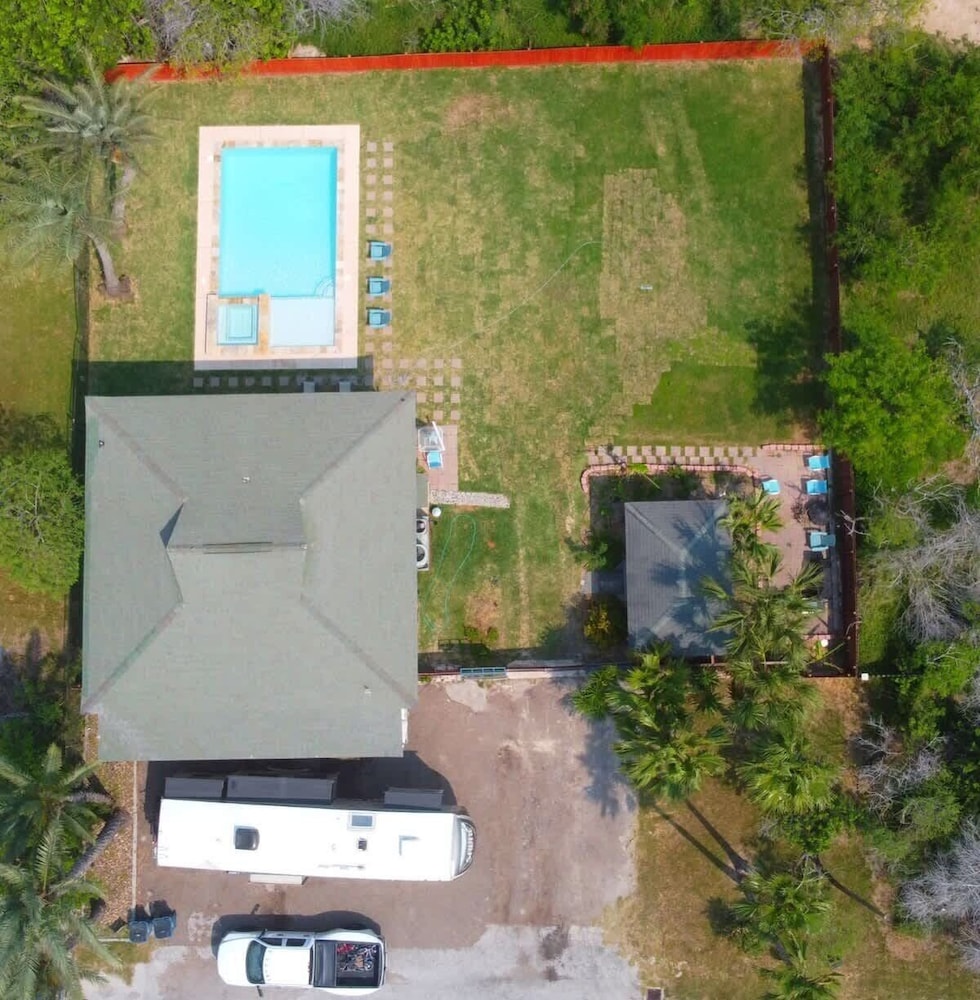 Madre Azul Bay House 3 Bedroom Home