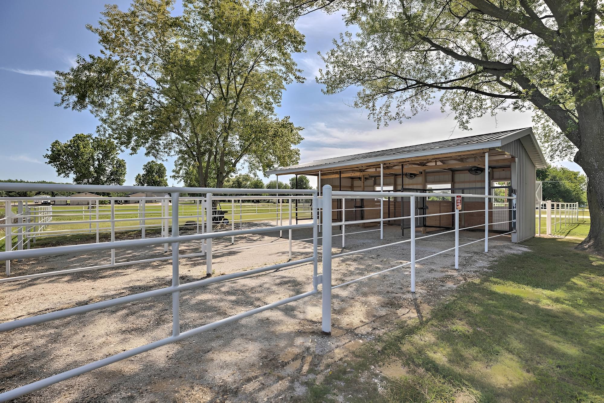 Carthage Family Home W/porch + Horse Boarding view 4