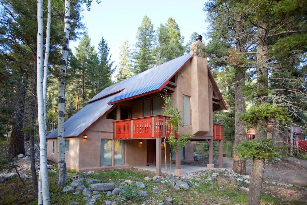 Cottam's Lodge by Alpine Village Suites