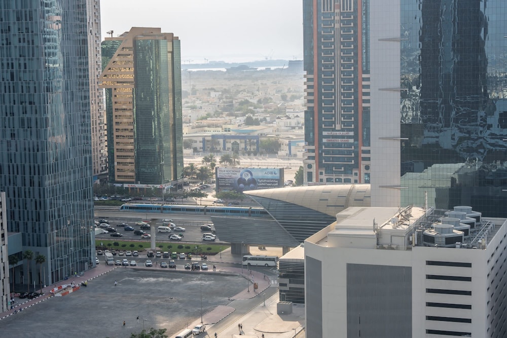 Well-furnished 3 Bedroom in Park Towers Difc
