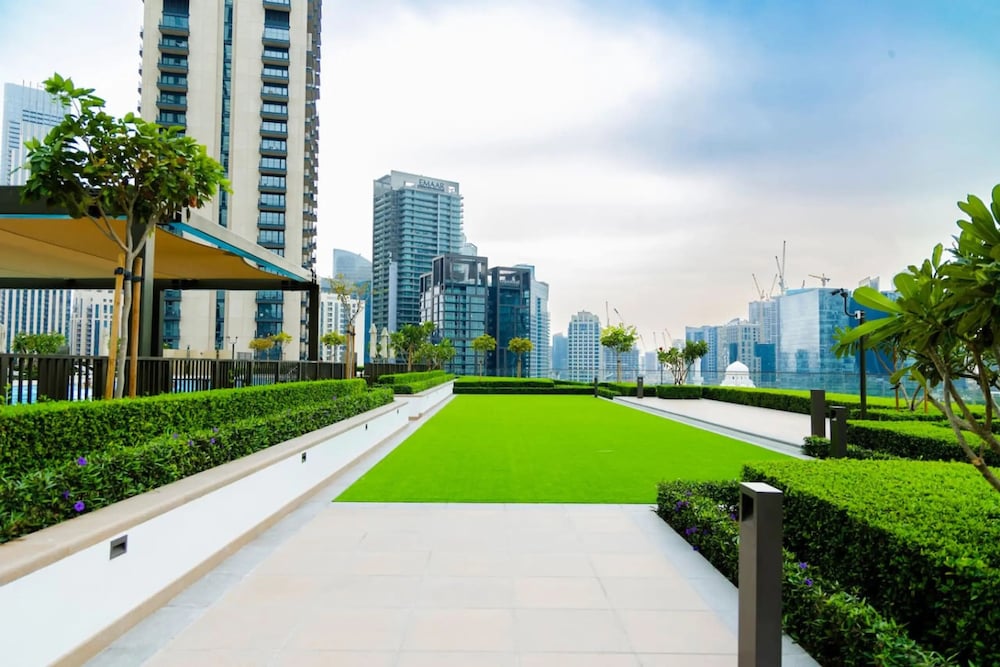 Burj Crown Lux Apartment by Dubai Mall