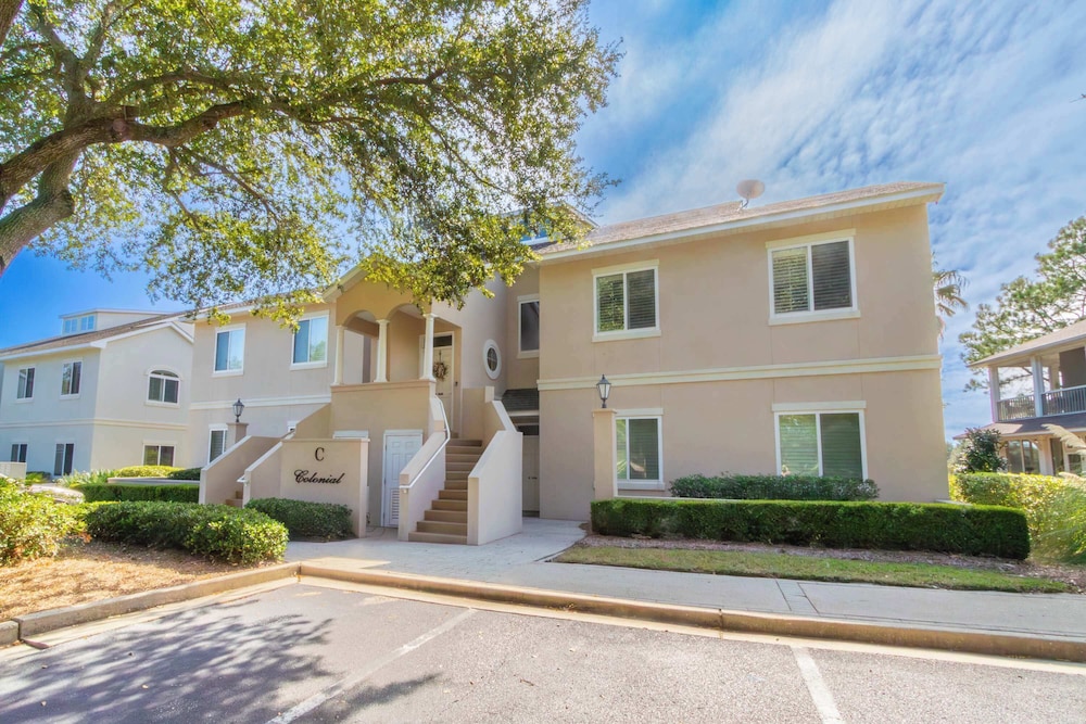 Luxury 3 Bed 3 Bath Resort Beaches Pool Golf