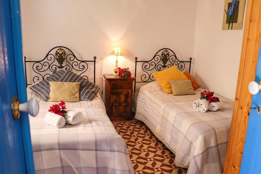Idyllic Farm House With Huge Garden for 14pax