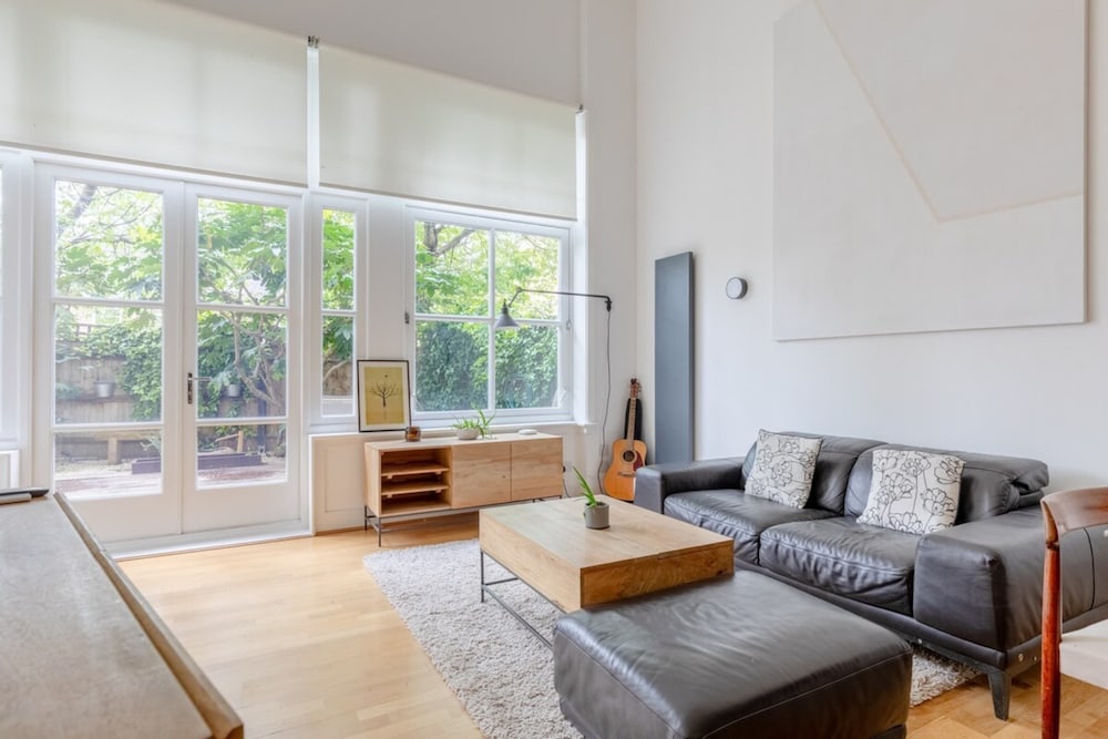 Chic 1BD Maisonette W/hot Tub, King's Cross!