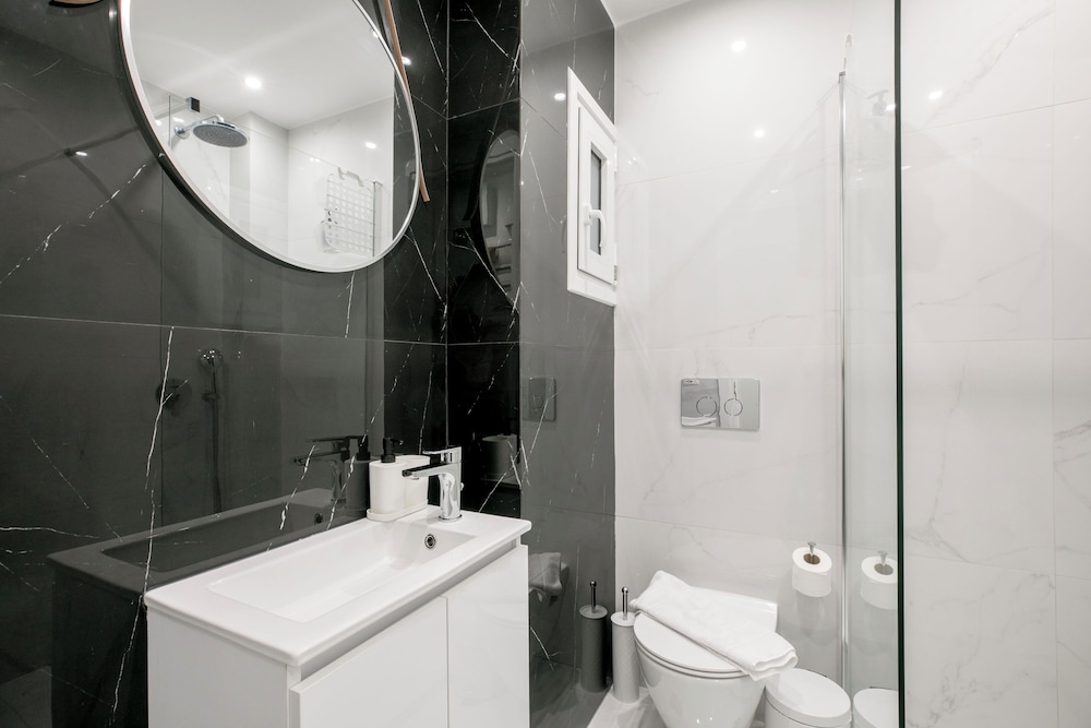 Mellow 2-Bedroom Apartment in Athens