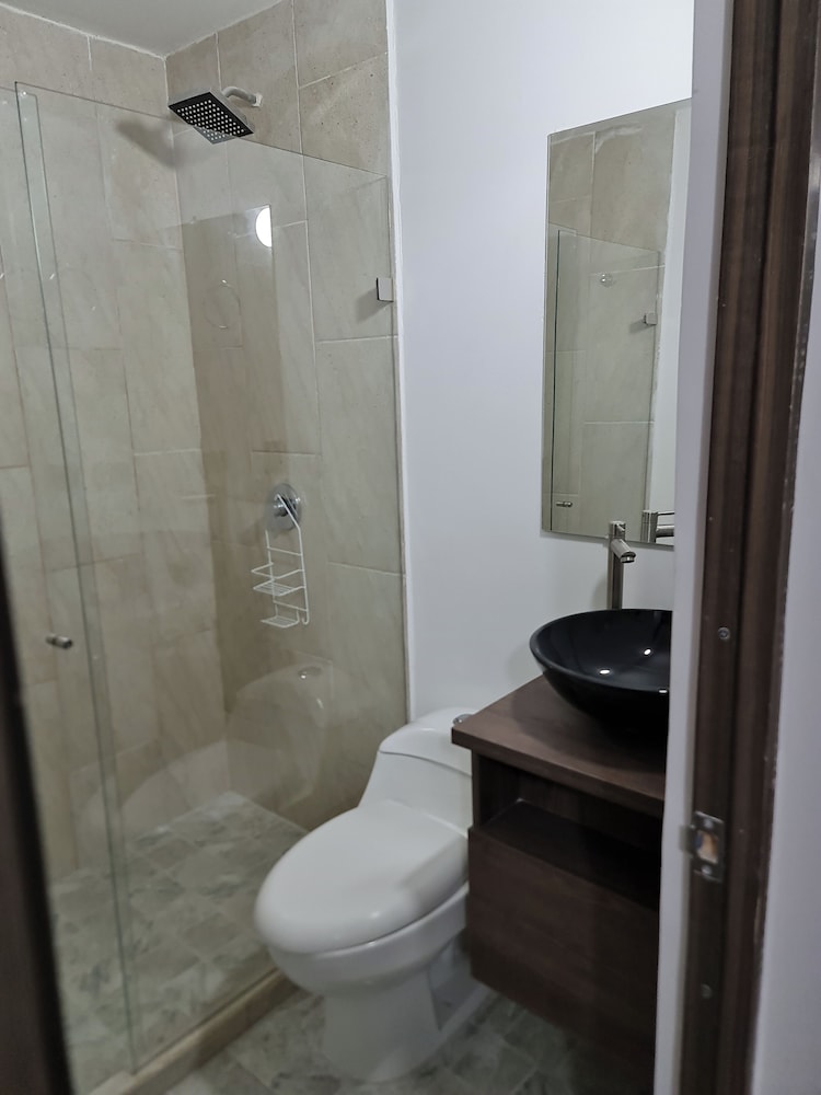 RG33 ApartaSuites