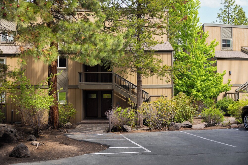 Ponderosa Resort Condo for 6!