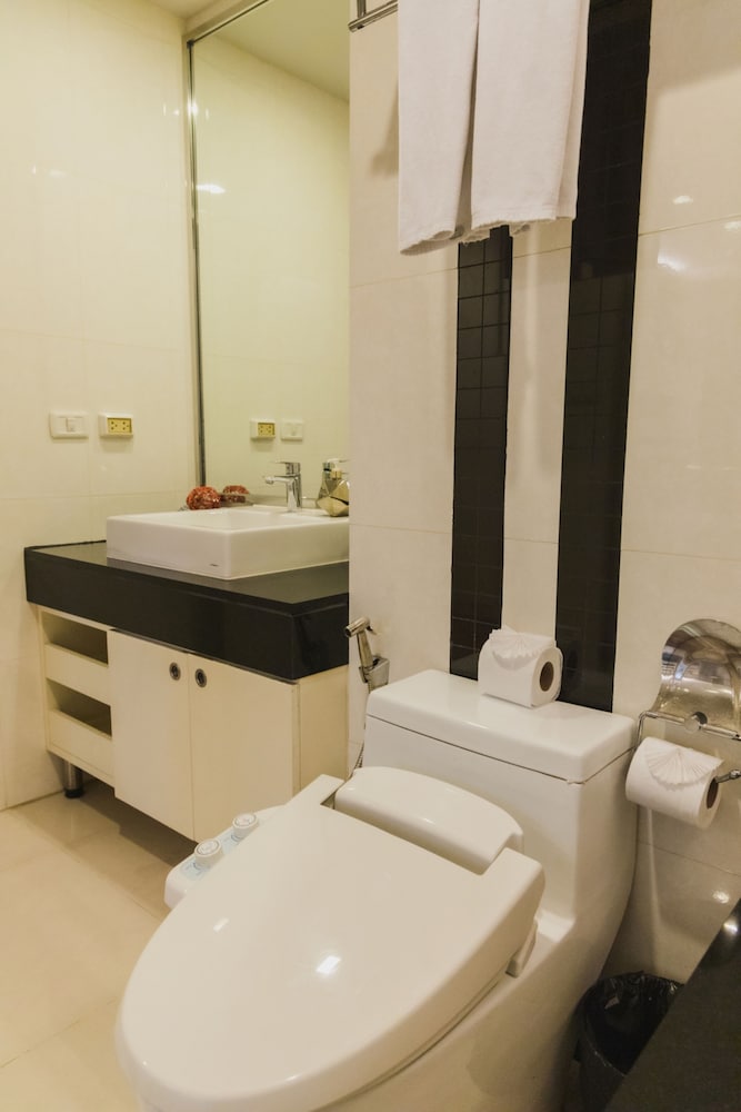 Beverly 33 Suites by PROMPT HOLIDAY HOME