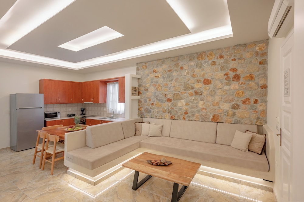 Loukas & Emma Eco Houses