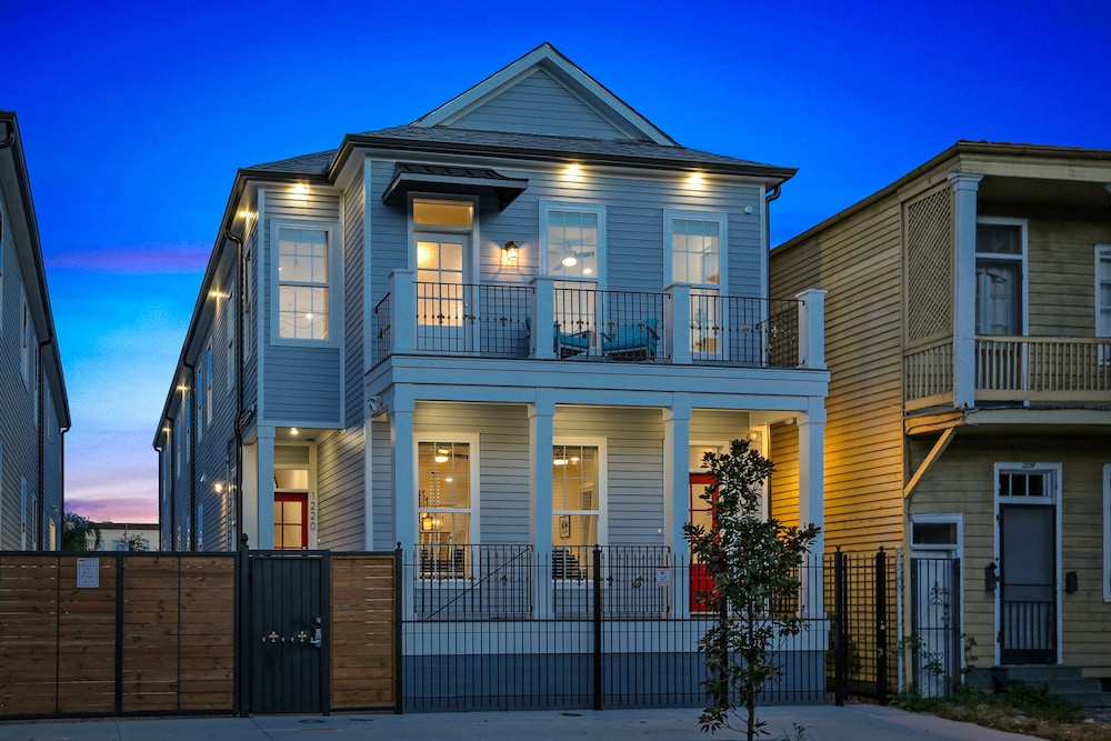 New Orleans Vacations - Stunning 4 5 BRs w Pool by Hosteeva - Property Image 131