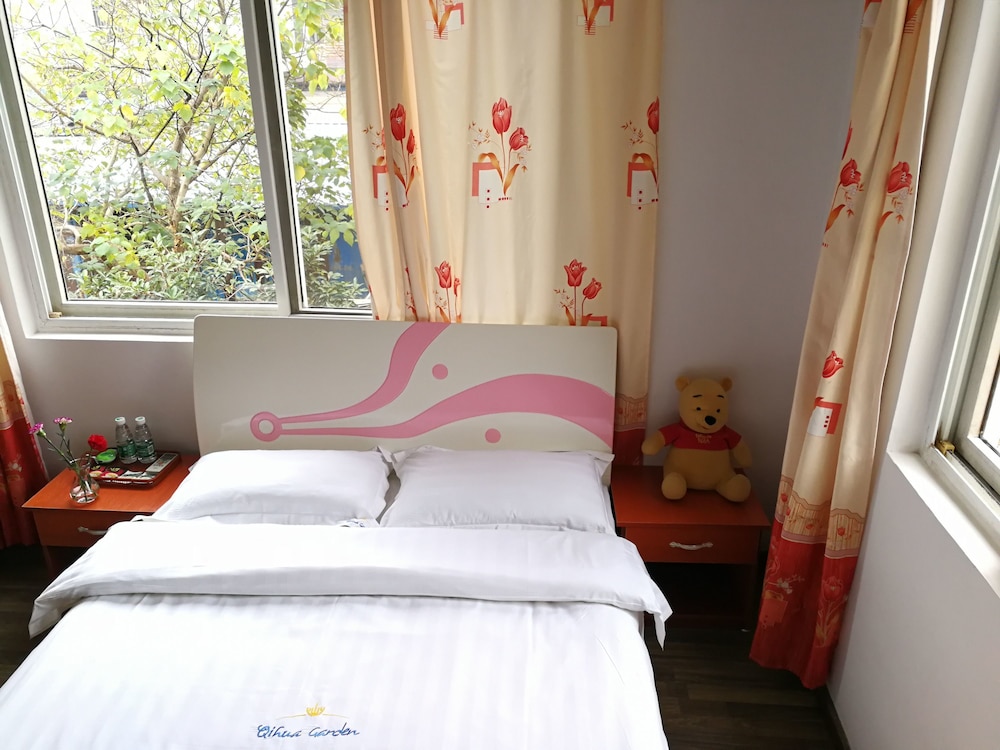 37 Garden Guesthouse Riverside Villa view 4