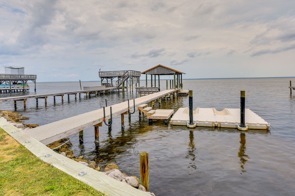Waterfront Destin Oasis w/ Boat Dock & Kayaks! view 5