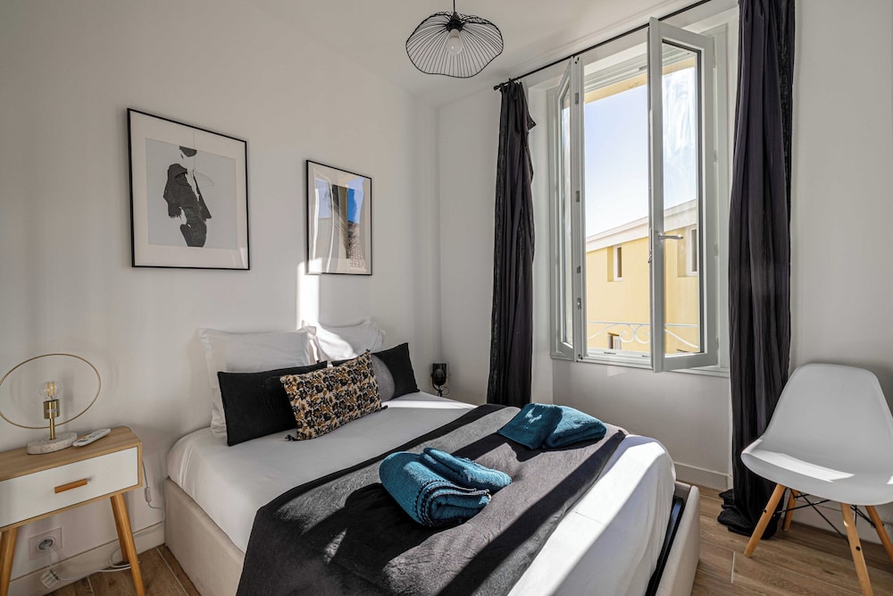 Cannes Center - 2br/4p - Palais des Festivals view 5