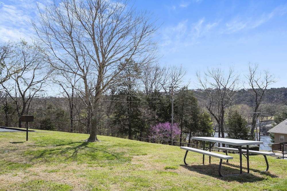 Fall Creek Retreat - 2.5 Miles From DT Branson! view 5