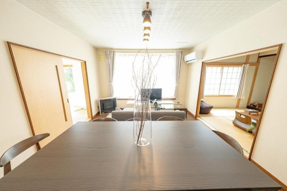 FURANO RETREAT