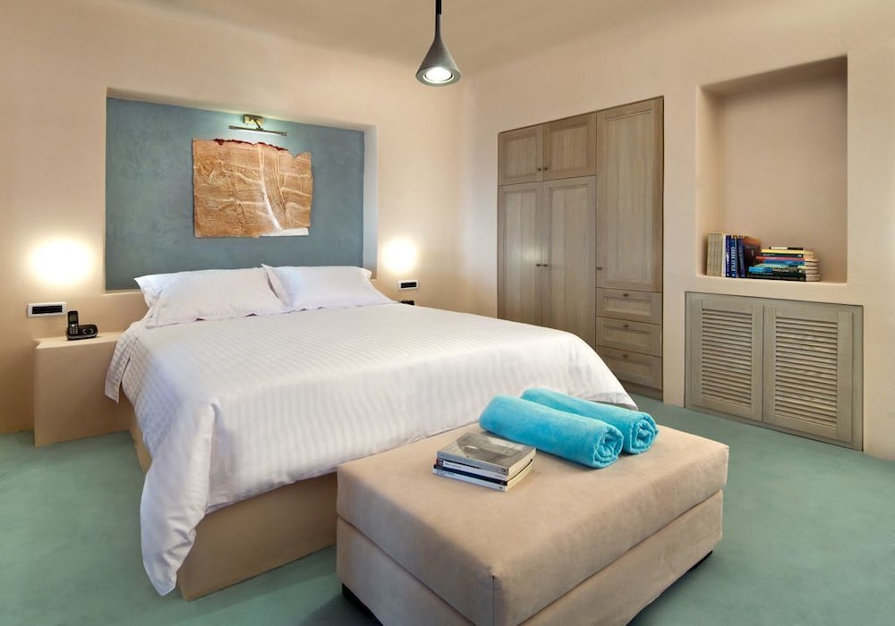 Voreina Gallery Suites photo 5