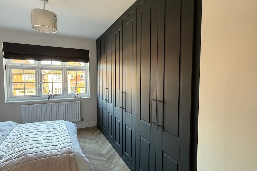 Halewood Haven - 4 Bedroom House