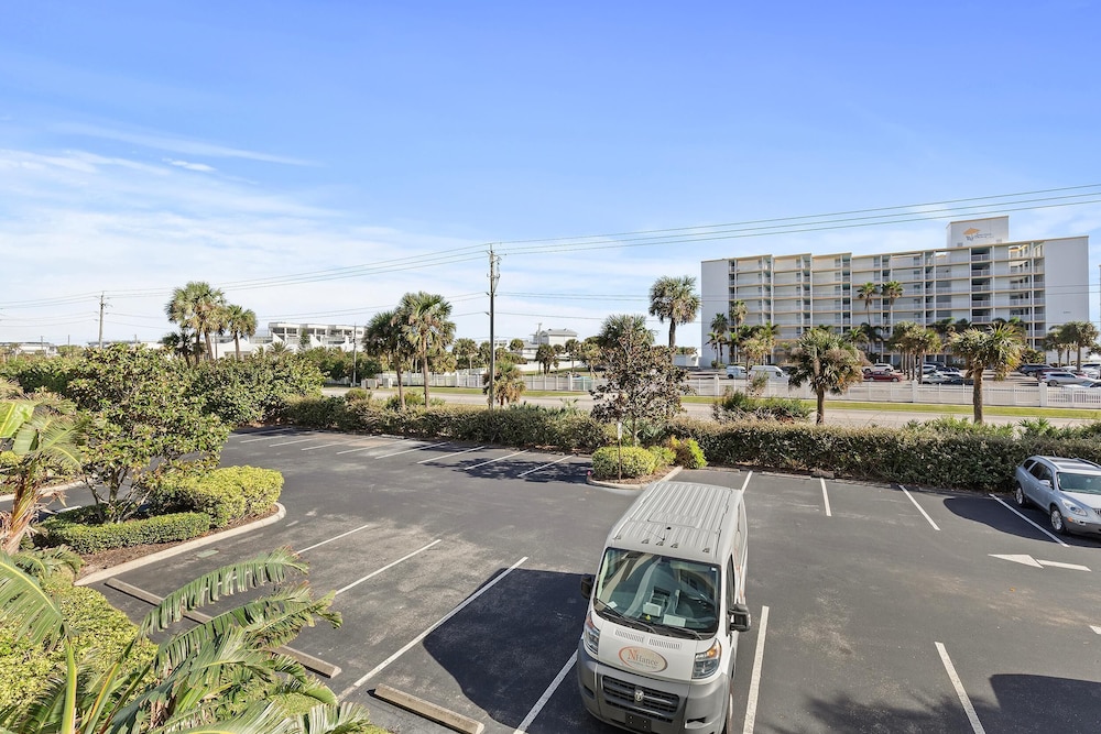 Oceanwalk 2-202