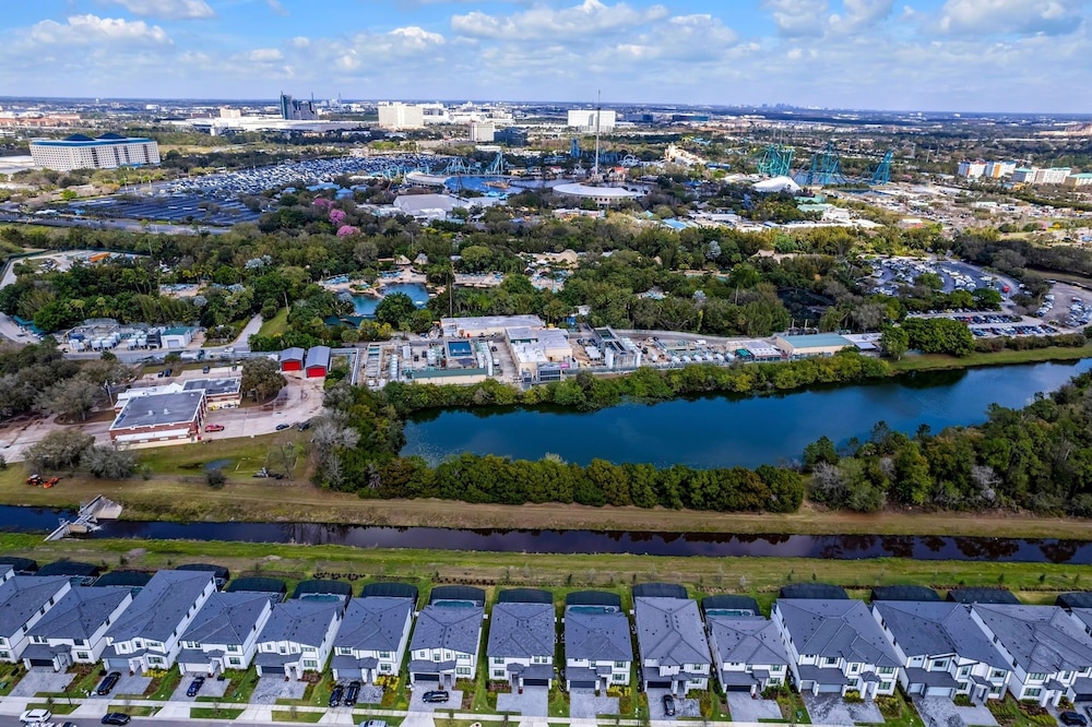 Orlando's Best Escape Residence At Paradiso Grande Resort 5 Bedroom Home by RedAwning