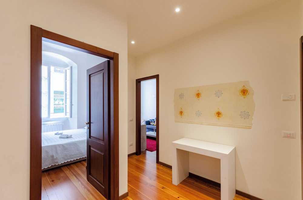 Bright 2BR flat in Rapallo Centre