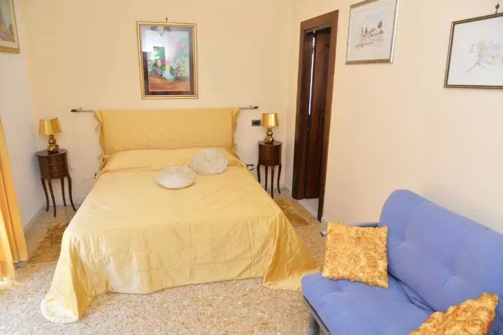 Friendly House Rome